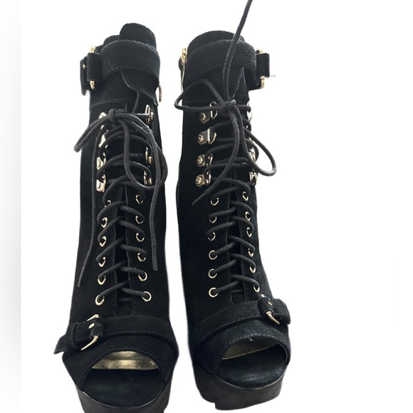 Bebe Yasmin Black Suede Peep Toe Platform Lace Up Zipper Boots Size7
NWT’s + box - Picture 2 of 4